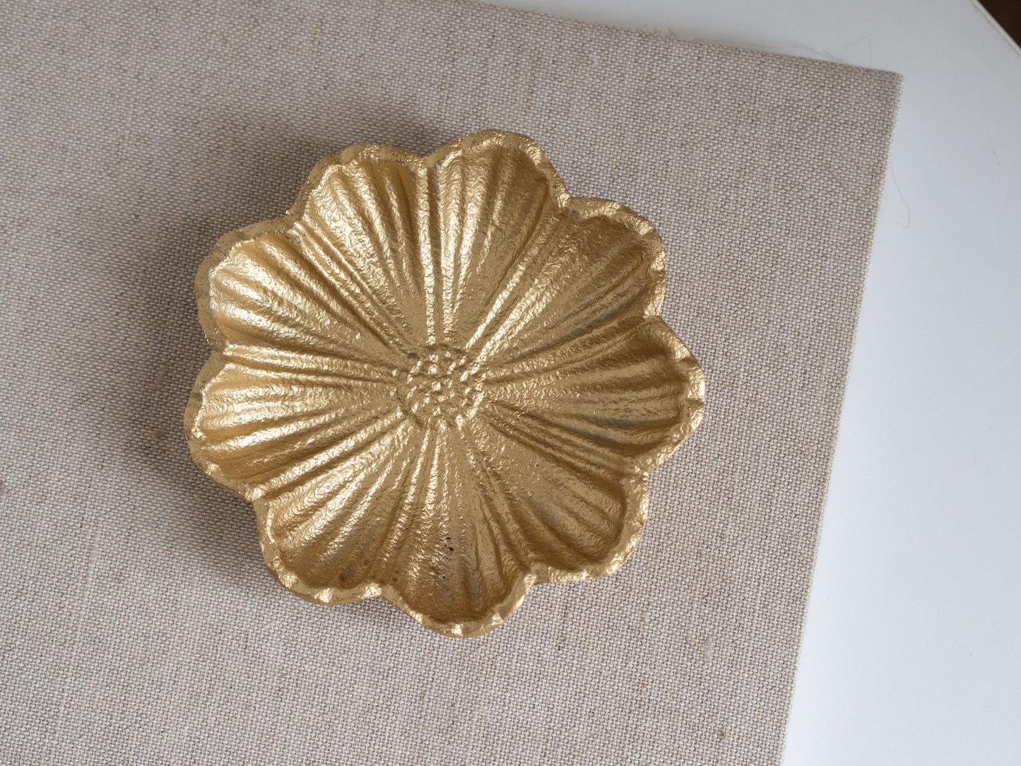 Schaaltje | Bloem | Goud