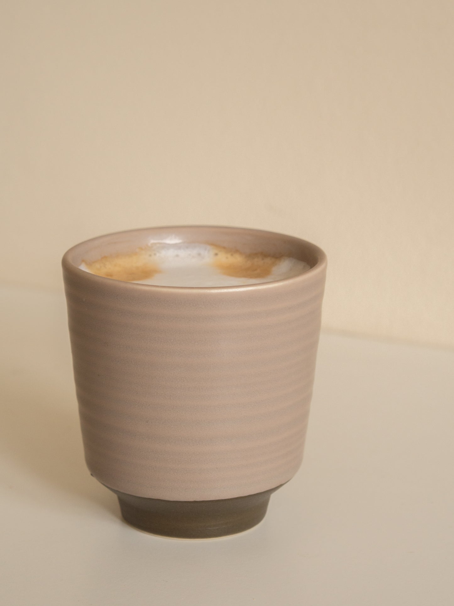 cappuccinomok 150ml Ø8x8cm warm grijs