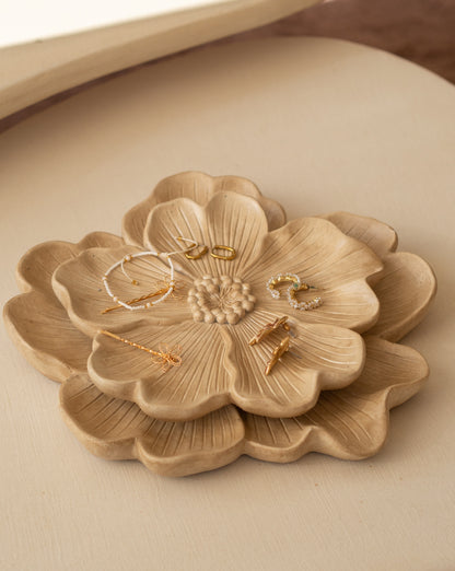 schaal bloem aardewerk