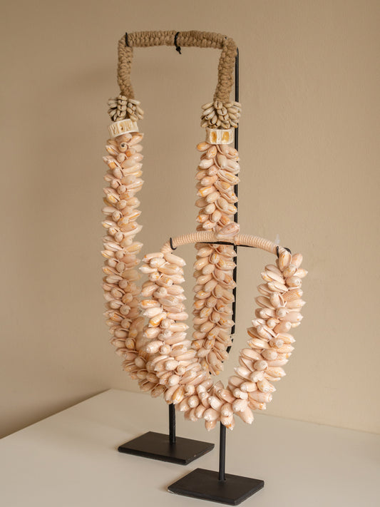 set schelpenkettingen zalm
